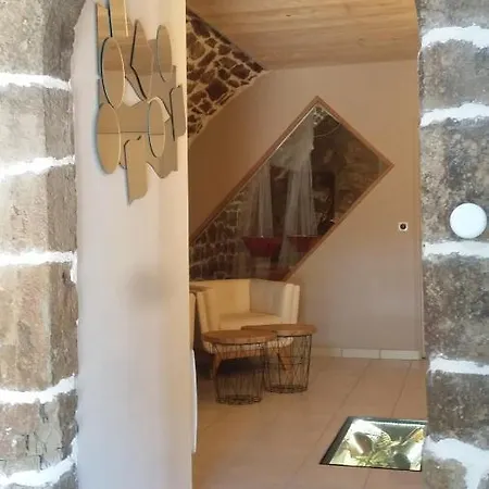 La Cazette לינה וארוחת בוקר 4*